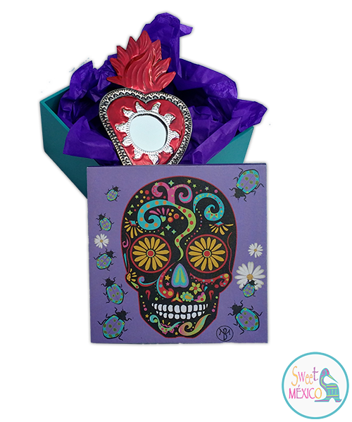 "Calavera" morada con Artesan&iacute;a en lat&oacute;n